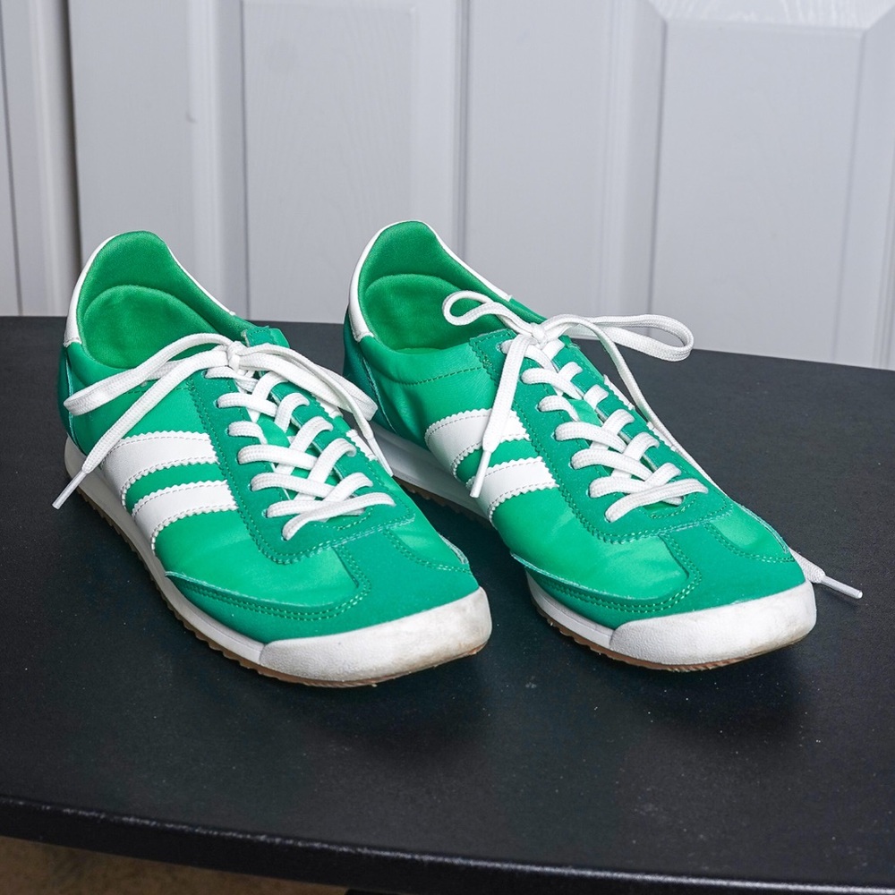 Madden Girl Juniper Sneakers Green White Tennis Shoes size 10 Retro